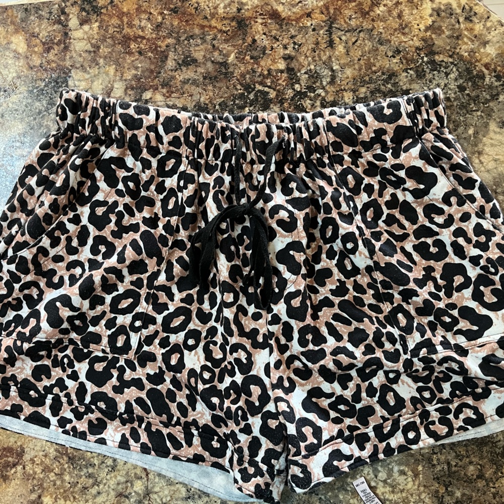 Leaped shorts